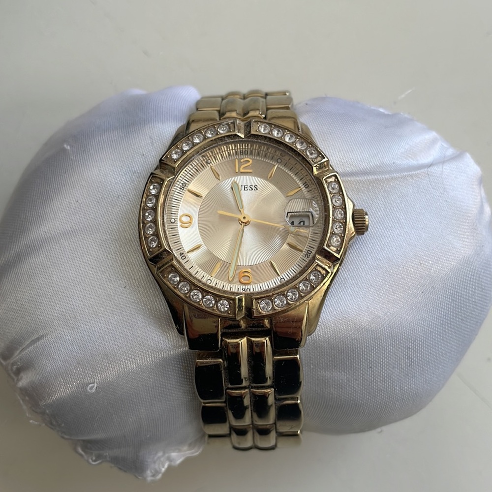 Beautiful Guess Watch with pouch